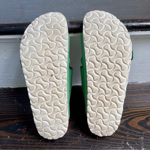Arizona Big Buckle Leather Birkenstocks. Green. Size 39 - Picture 5 of 9